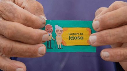 Carteira do Idoso sofre alterações e brasileiros ficam apreensivos com as novas leis de 2025 - Imagem: Reprodução - Edição: Tribuna Financeira