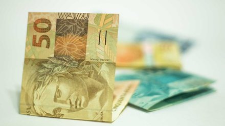 Como investir com apenas R$ 50 por mês e fazer seu dinheiro crescer - Imagem: Reprodução - Edição: Tribuna Financeira