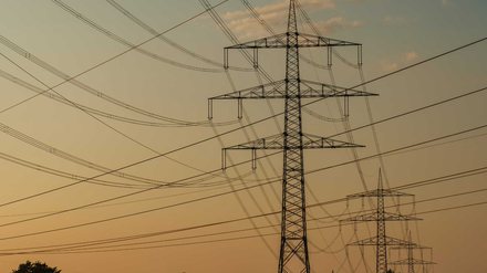 Conta de luz vai subir e pode pesar no bolso dos brasileiros - Imagem: Reprodução - Edição: Tribuna Financeira