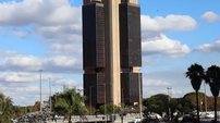 BC corta juros, mas tom do Copom confunde mercado financeiro - Imagem: Reprodução - Edição: Tribuna Financeira