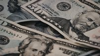 Dólar hoje: alta reflete tensão global e impacta economia brasileira - Imagem: Reprodução - Edição: Tribuna Financeira
