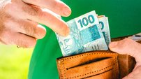 Governo pode antecipar o 13º e liberar dinheiro extra agora - Imagem: Reprodução - Edição: Tribuna Financeira