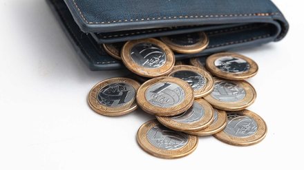 Moeda de 1 Real pode valer centenas de reais: veja se você tem uma no seu bolso - Imagem: Reprodução - Edição: Tribuna Financeira
