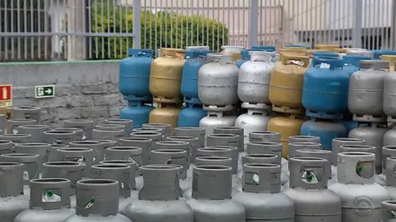 Nova rodada do Auxílio Gás é confirmada e brasileiros pulam de alegria
					
					
					Imagem: Reprodução - Edição: Tribuna Financeira