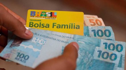 Pagamento do Bolsa Família de abril inicia HOJE (16/04) e lista é divulgada - Imagem: Reprodução - Edição: Tribuna Financeira