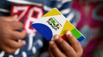 Pagamento do Bolsa Família muda novamente e pega beneficiários de surpresa - Imagem: Reprodução - Edição: Tribuna Financeira