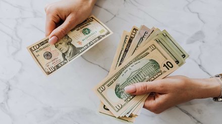 Petrobras e Santander distribuem Bilhõesem dividendos: veja quem tem direito - Imagem: Reprodução - Edição: Tribuna Financeira