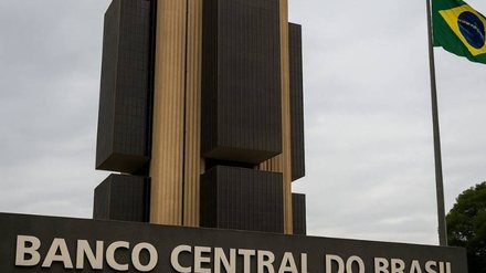 Pix pode ser bloqueado por até 72 horas: entenda nova regra do Banco Central - Imagem: Reprodução - Edição: Tribuna Financeira