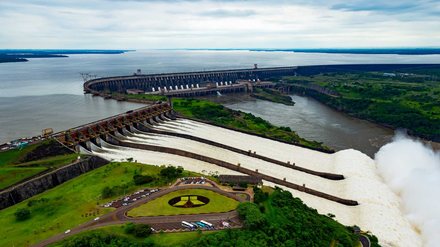 Tarifa de Itaipu pode cair para nível histórico em 2027 - Imagem: Reprodução - Edição: Tribuna Financeira