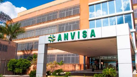 Anvisa proíbe venda de remédios após falhas em lotes e risco de mistura - Imagem: Reprodução - Edição: Tribuna Financeira