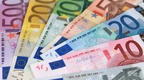 Euro em alta movimenta mercado financeiro e impacta viagens e importados - Imagem: Reprodução - Edição: Tribuna Financeira