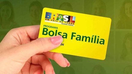 Governo antecipa Bolsa Família e libera pagamento já no dia 18; veja a lista de quem recebe - Imagem: Reprodução - Edição: Tribuna Financeira