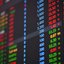 Ibovespa perde força abaixo dos 177 mil pontos após tombo da Vale