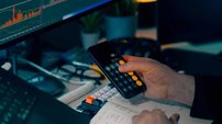 Tesouro Selic, CDBs e LCIs: veja onde investir com pouco risco - Imagem: Reprodução - Edição: Tribuna Financeira