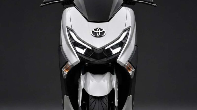Toyota surpreende com scooter a hidrogênio que troca combustível em segundos